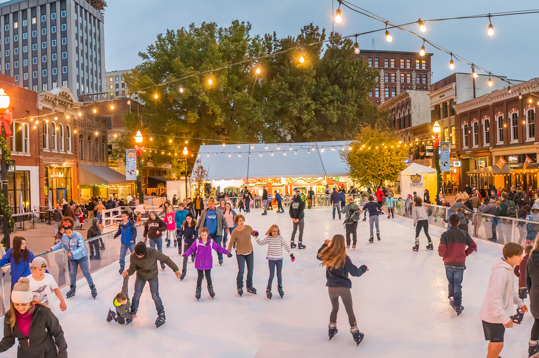 Featured image for “Celebrate the holidays with family in Downtown Knoxville through Jan. 5”