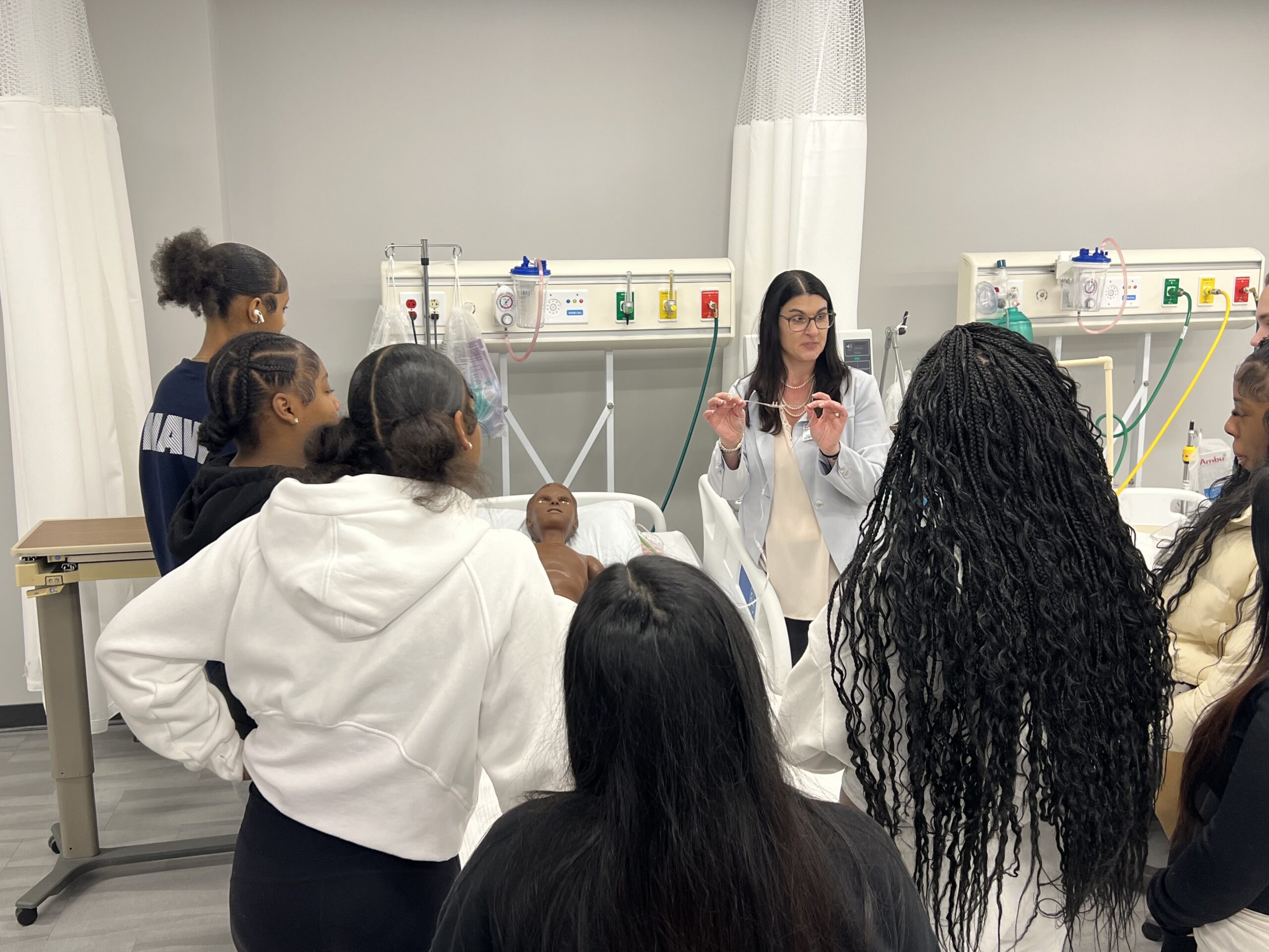 Featured image for “South College hosts more than 150 students through 865 Academies to experience Health Science and Criminal Justice/Paralegal pathways”