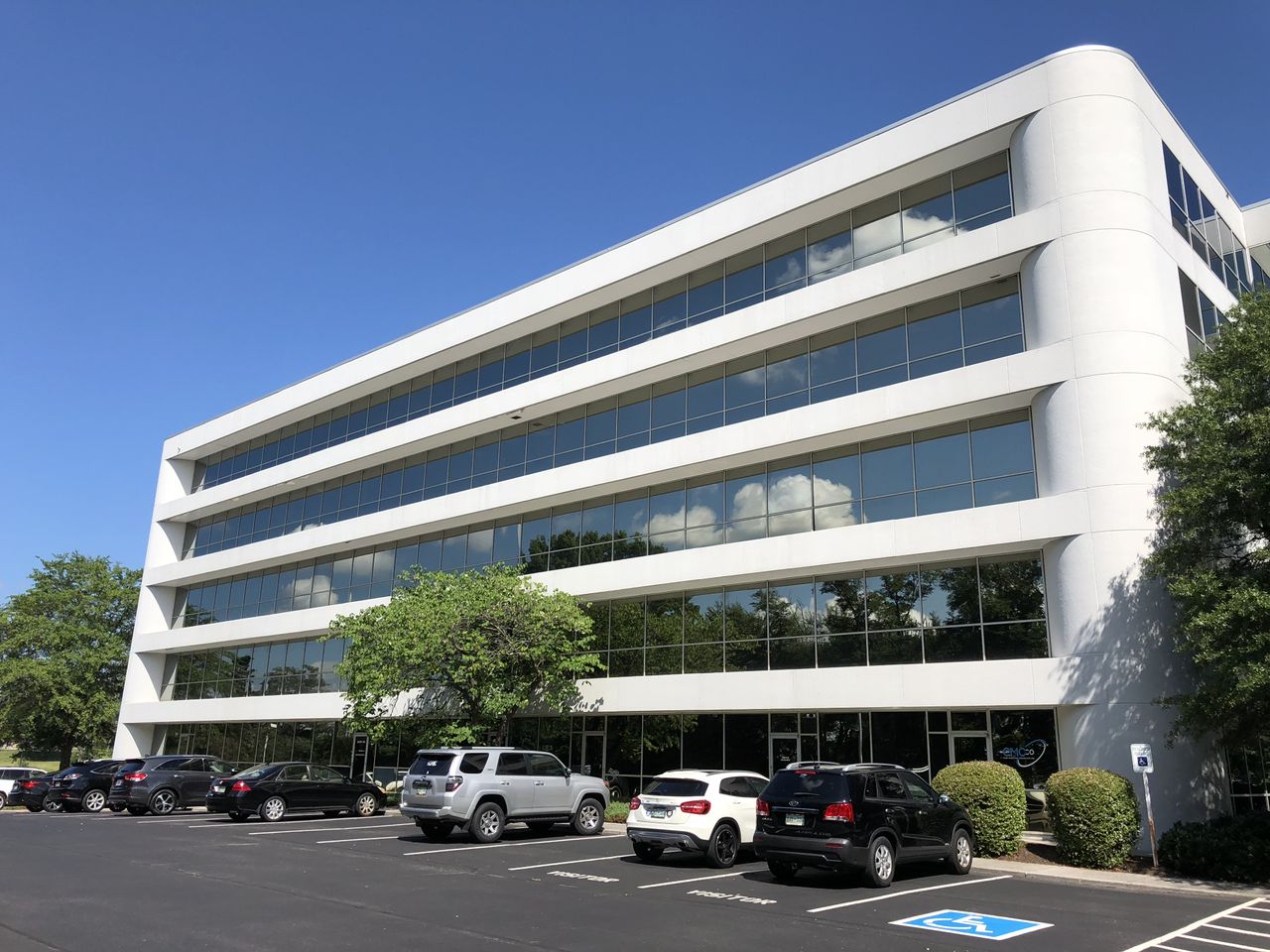 Featured image for “Gorney Realty acquires Cedar Ridge at Cedar Bluff office building”