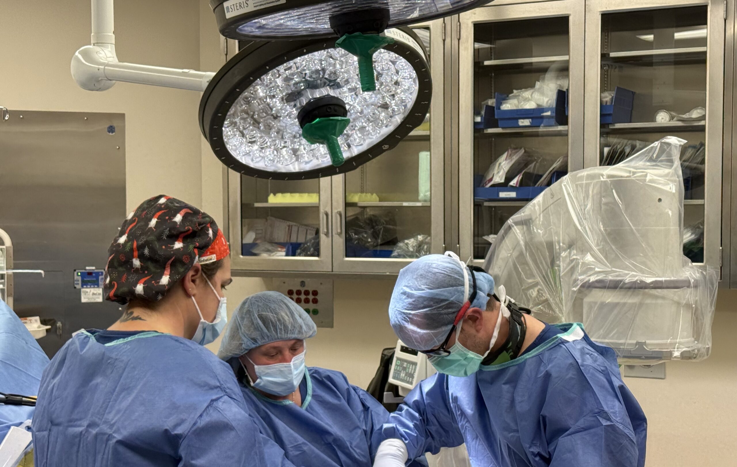 Featured image for “KOC surgeons perform first total ankle replacement at surgery center  ”