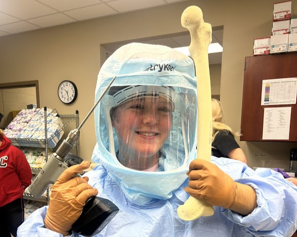 Featured image for “KOC partnerships offer glimpse into orthopaedic surgery to inspire next generation of surgical technologists”